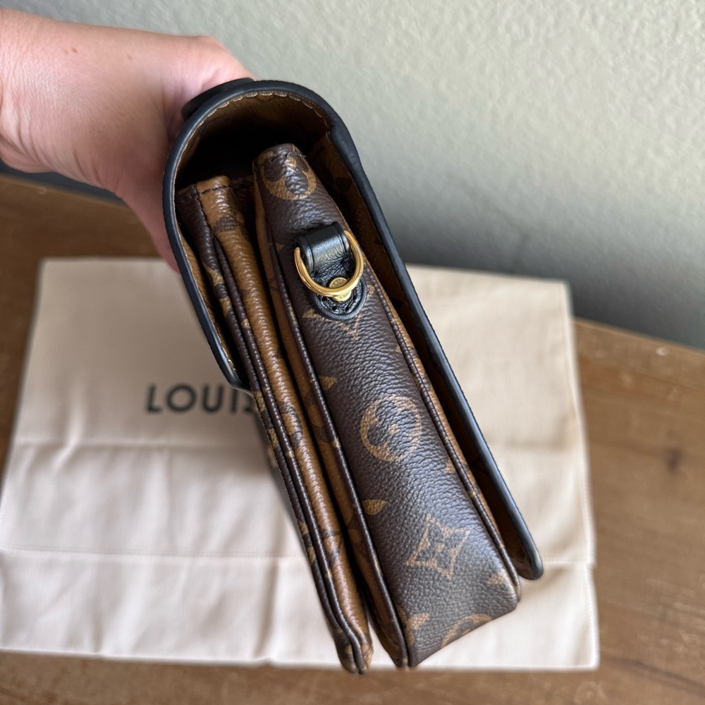 Authentic Louis Vuitton Pochette Metis Reverse Monogram Crossbody Bag - Picture 5 of 14